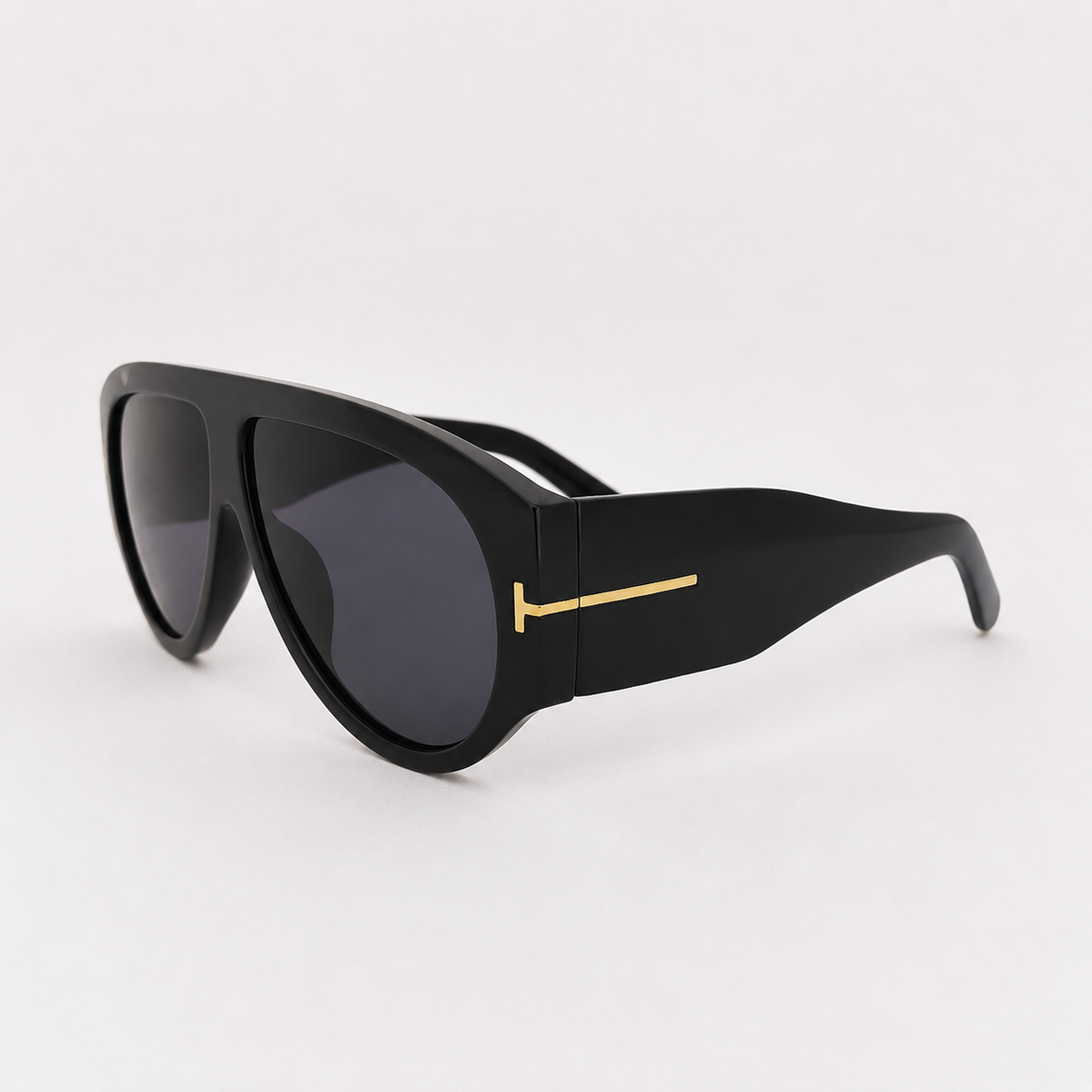 VELEZECO Veneza black oversized aviator sunglasses with black lenses and gold details, side view · Black #opt1_3