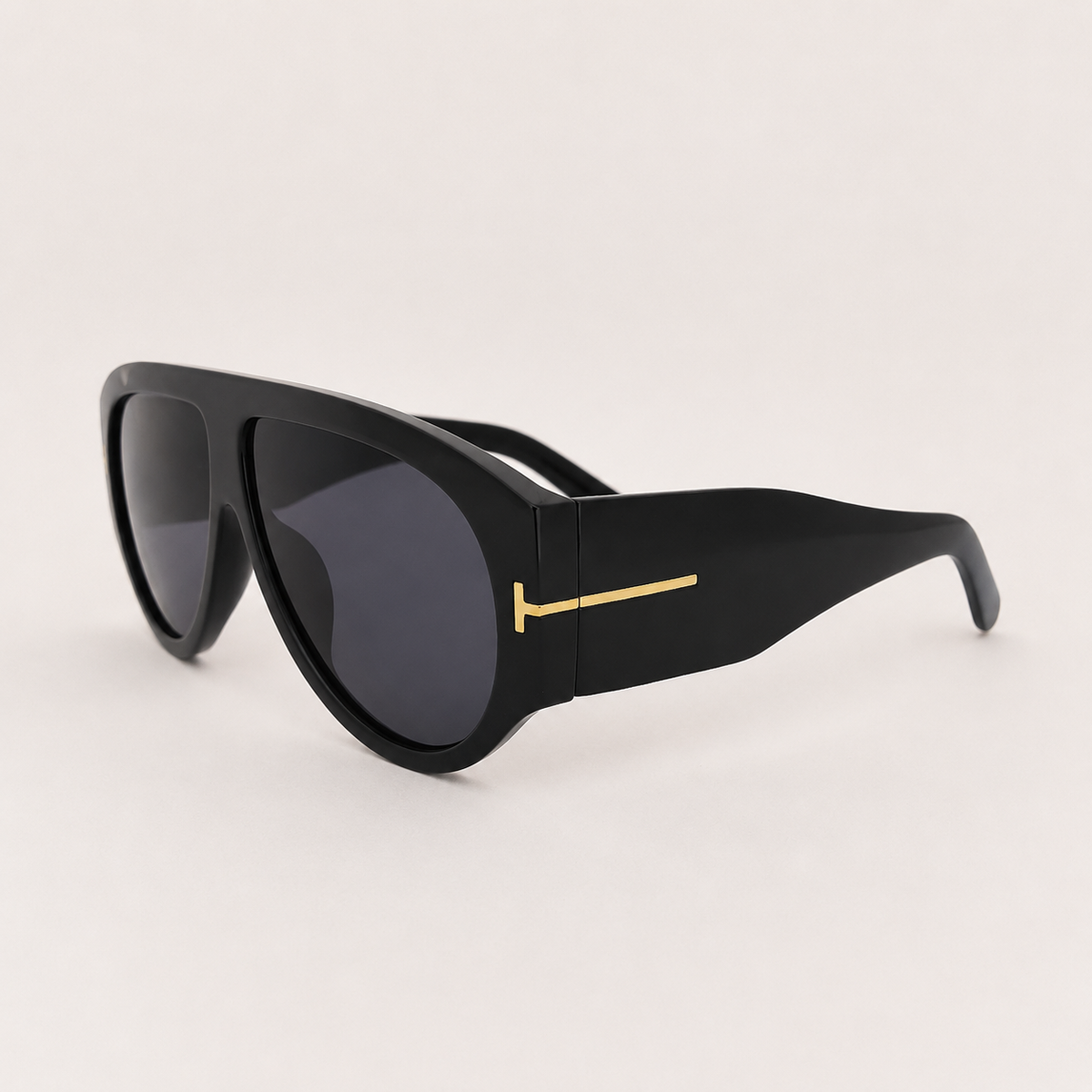 VELEZECO Veneza black oversized aviator sunglasses with black lenses, wide temples and gold details – side view — Black#opt1_3
