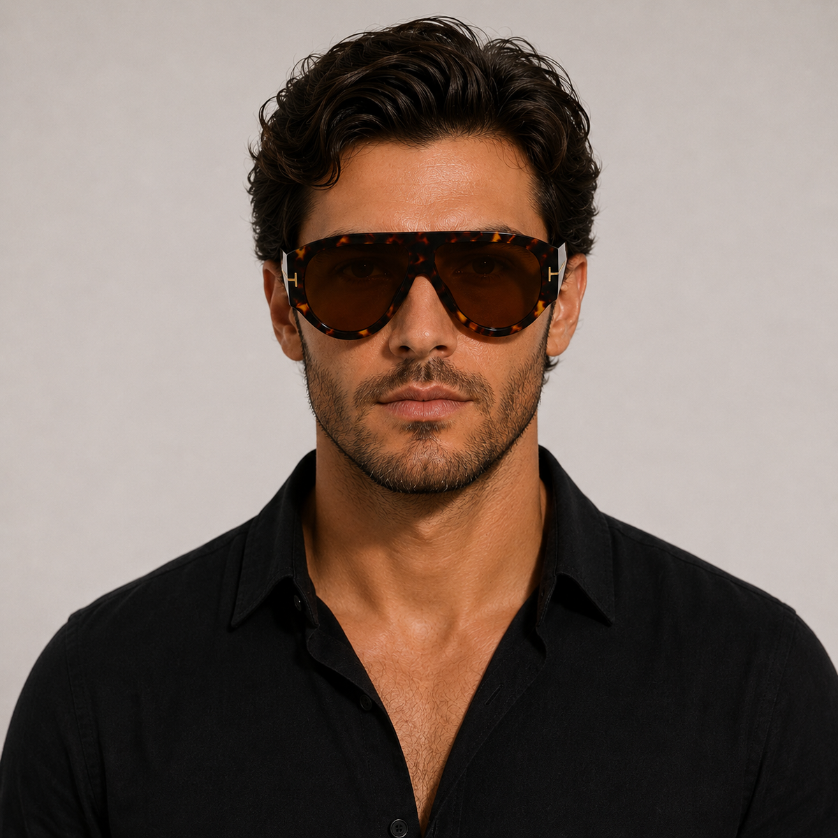 Man wearing VELEZECO Veneza tortoiseshell oversized aviator sunglasses with brown lenses and gold details #opt1_2