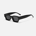 Square sunglasses worn by model, close-up — Casper — Velezeco
