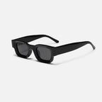 Square sunglasses worn by model, close-up — Casper — Velezeco