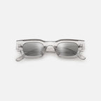 Square sunglasses held in hand — Casper — Velezeco