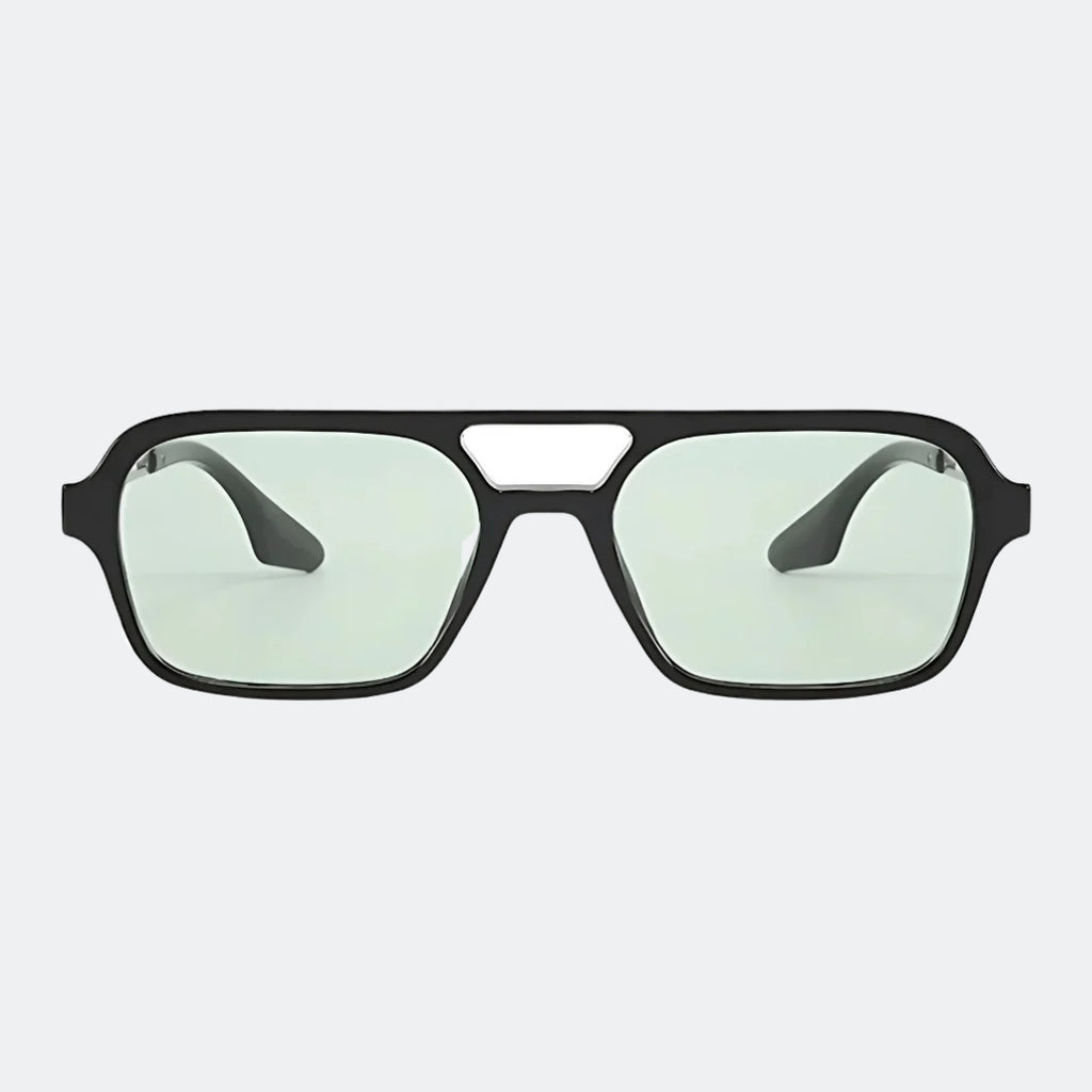 Men's sunglasses held in hand — Fasano — Velezeco