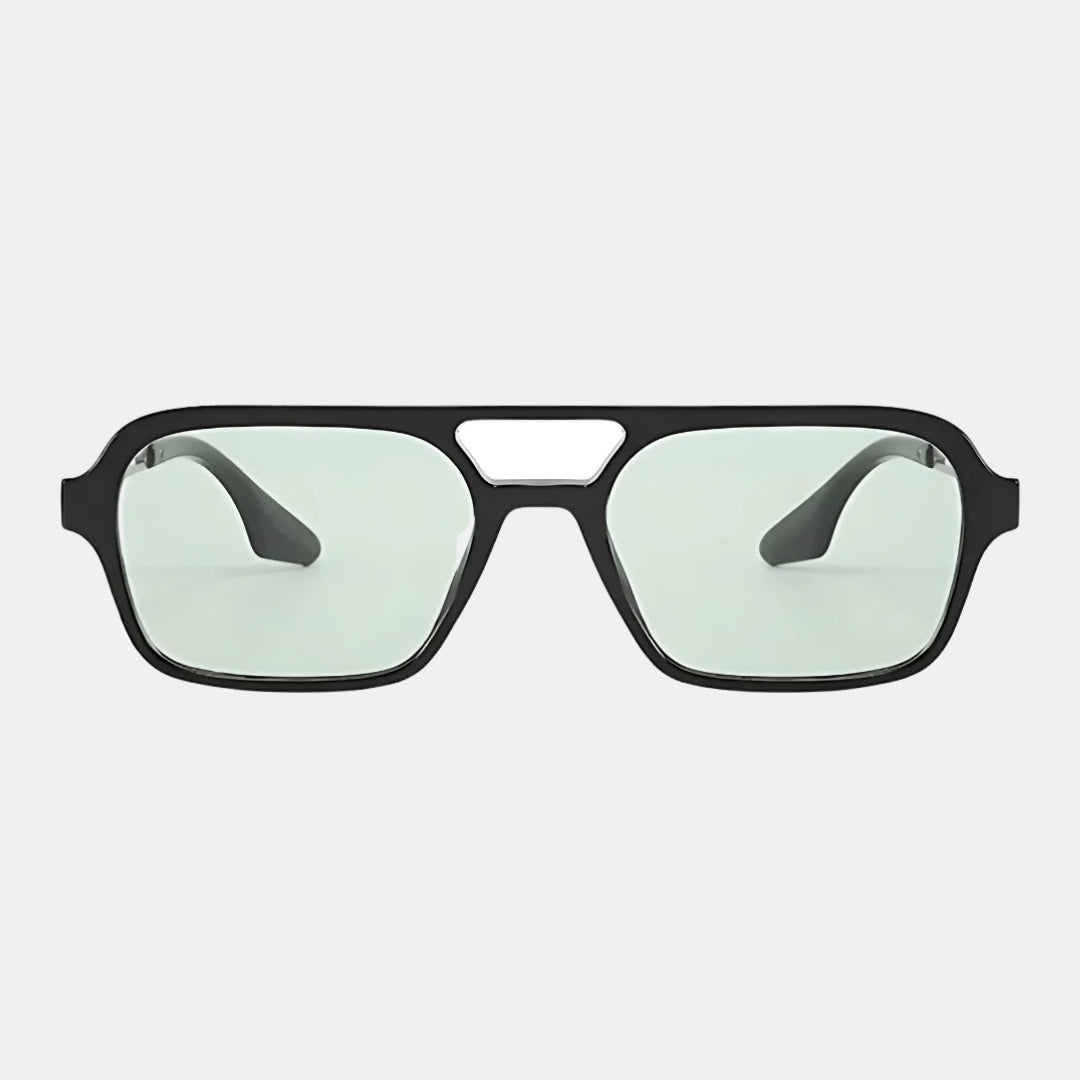 Men's sunglasses held in hand — Fasano — Velezeco