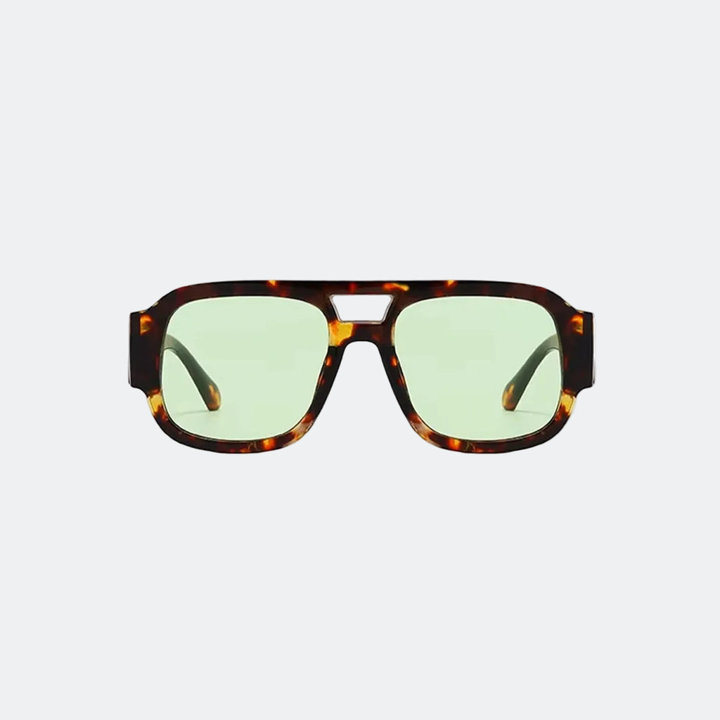 Oversized sunglasses temple and hinge detail — Crimson — Velezeco