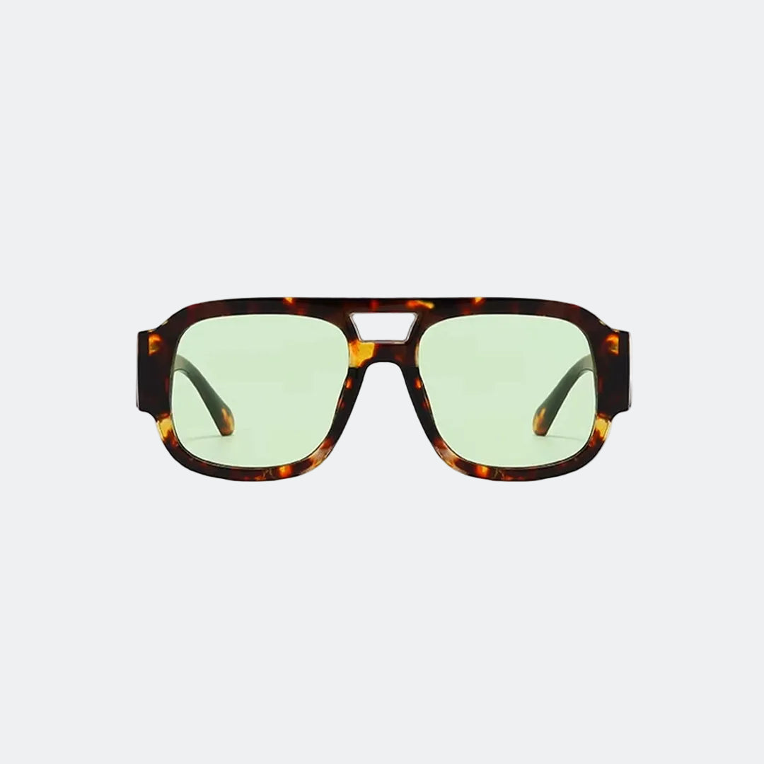 Oversized sunglasses temple and hinge detail — Crimson — Velezeco