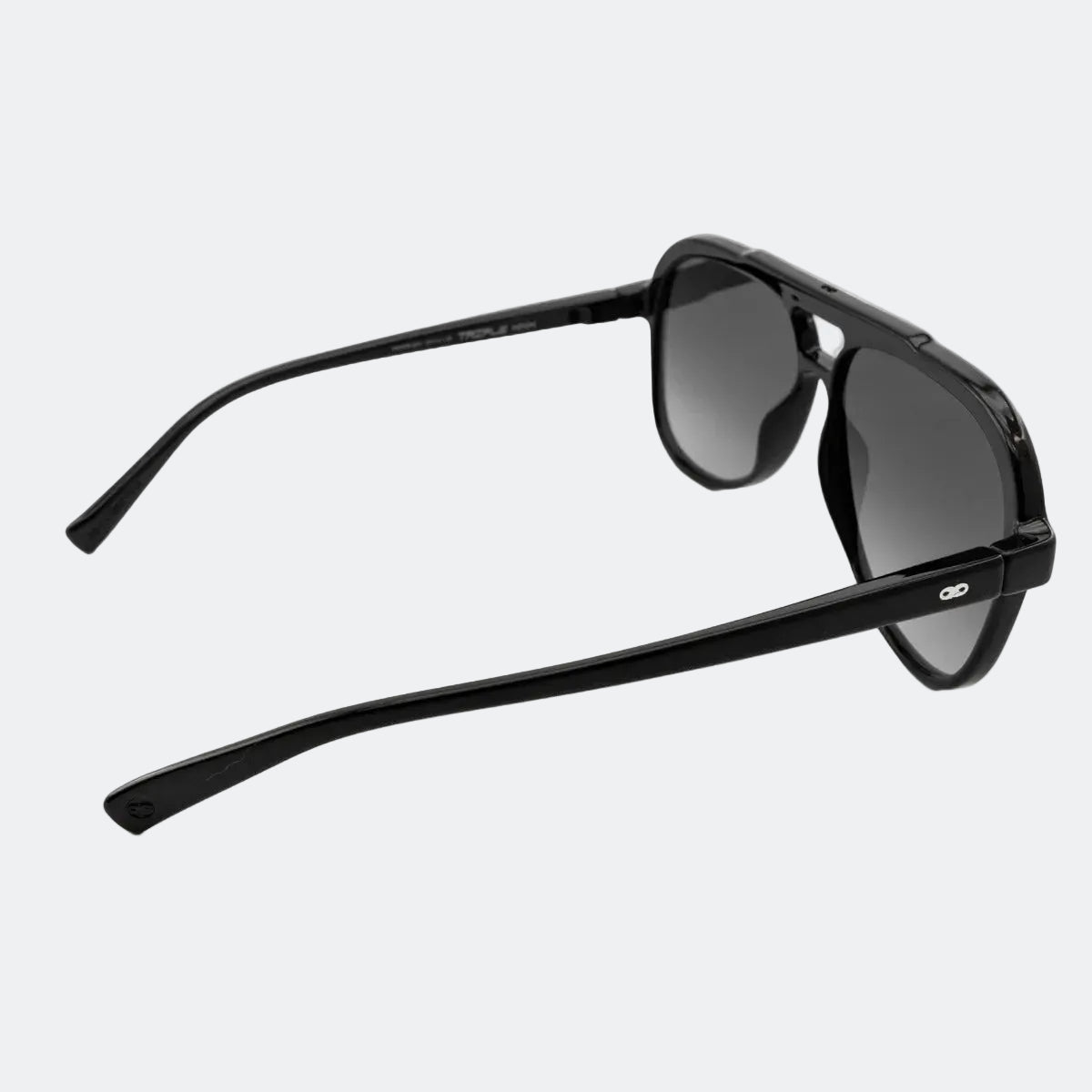 Aviator sunglasses folded flat view — Bali — Velezeco