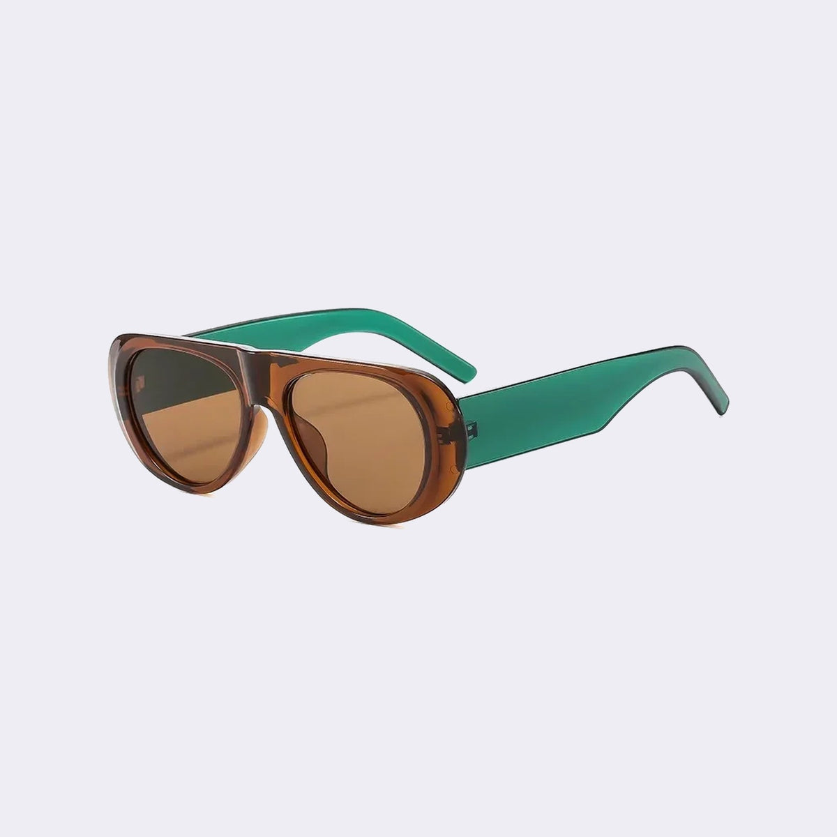 Three-quarter view of the Cortina with a caramel frame with green temples and brown lenses, showing the flared side shield — Velezeco #opt1_6