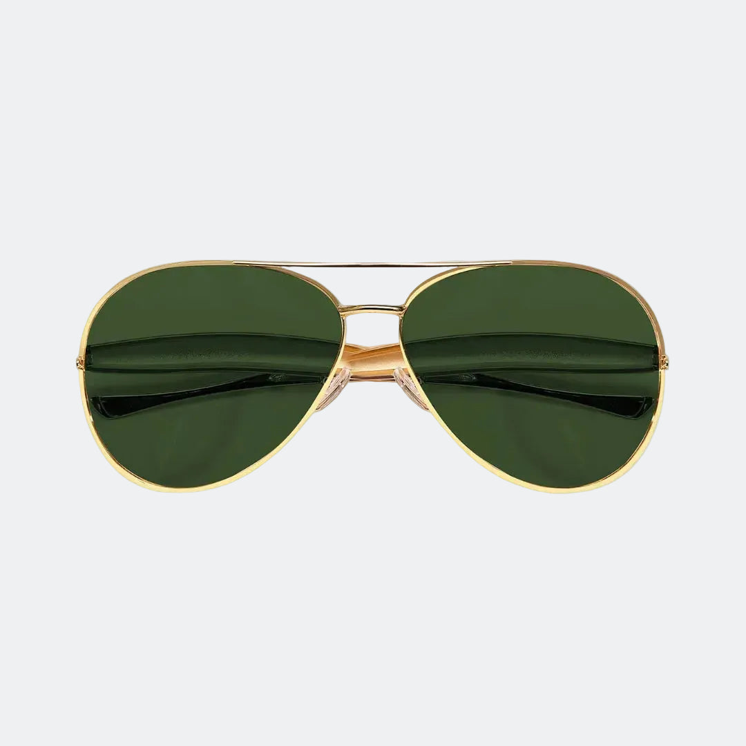 Aviator sunglasses worn by model outdoors — Duna — Velezeco