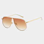 Oversized sunglasses worn by model outdoors — Mirage — Velezeco