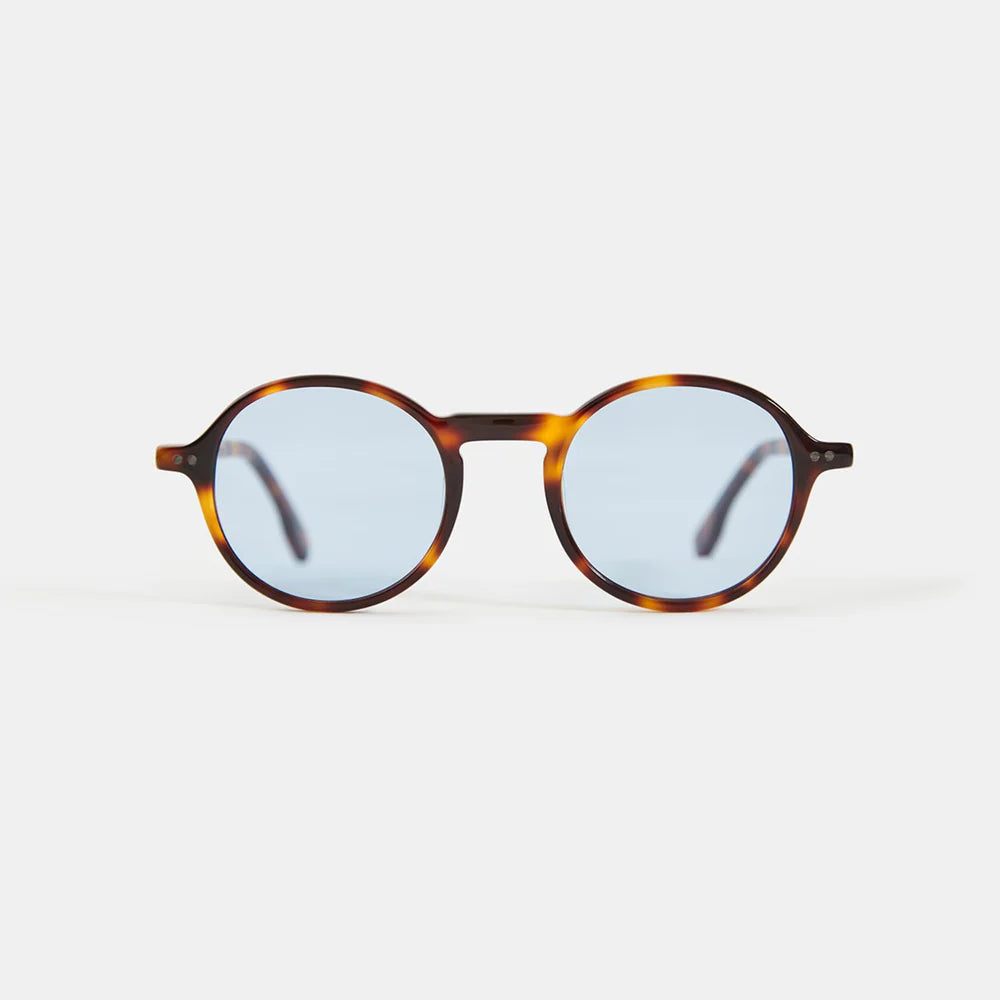 Fashion sunglasses side profile — Tokyo — Velezeco