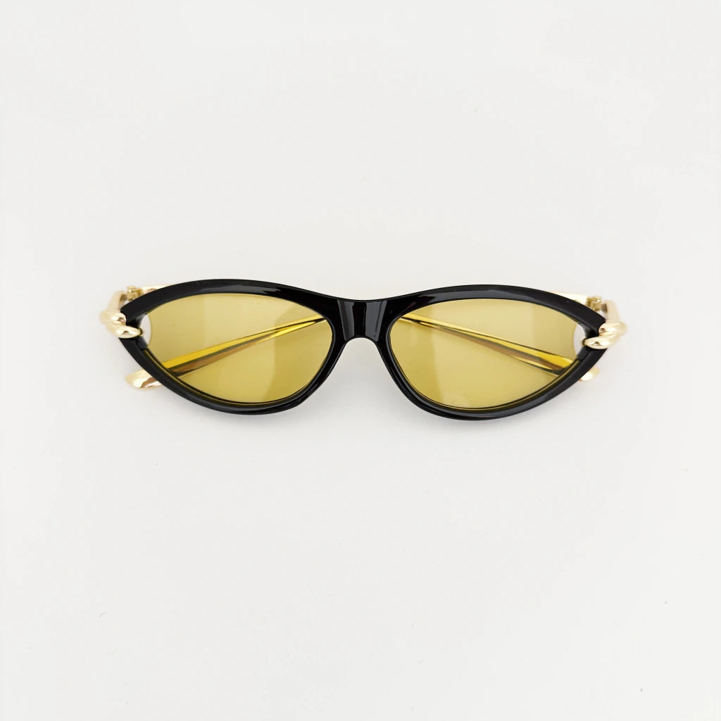 VELEZECO Santorini black cat-eye sunglasses with yellow lenses and gold details – front view — Yellow#opt1_3
