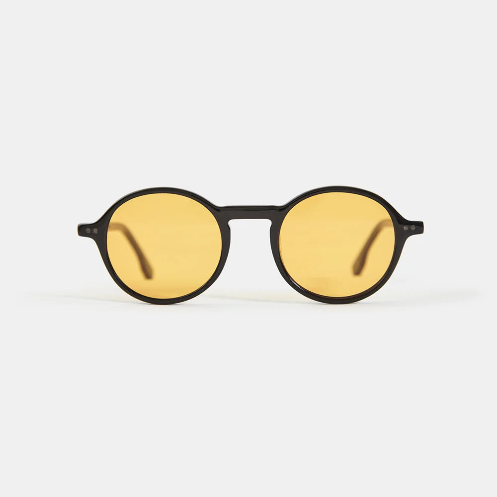 Fashion sunglasses with case and packaging — Tokyo — Velezeco