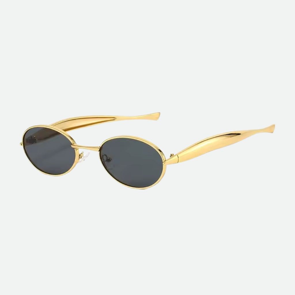 Round sunglasses worn by model, close-up — Zayven — Velezeco