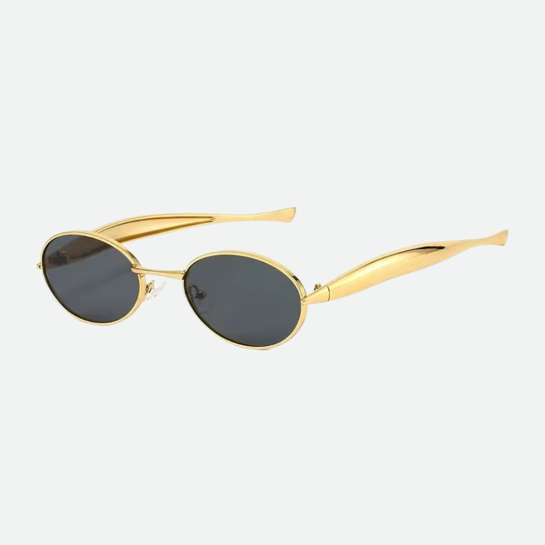 Round sunglasses worn by model, close-up — Zayven — Velezeco