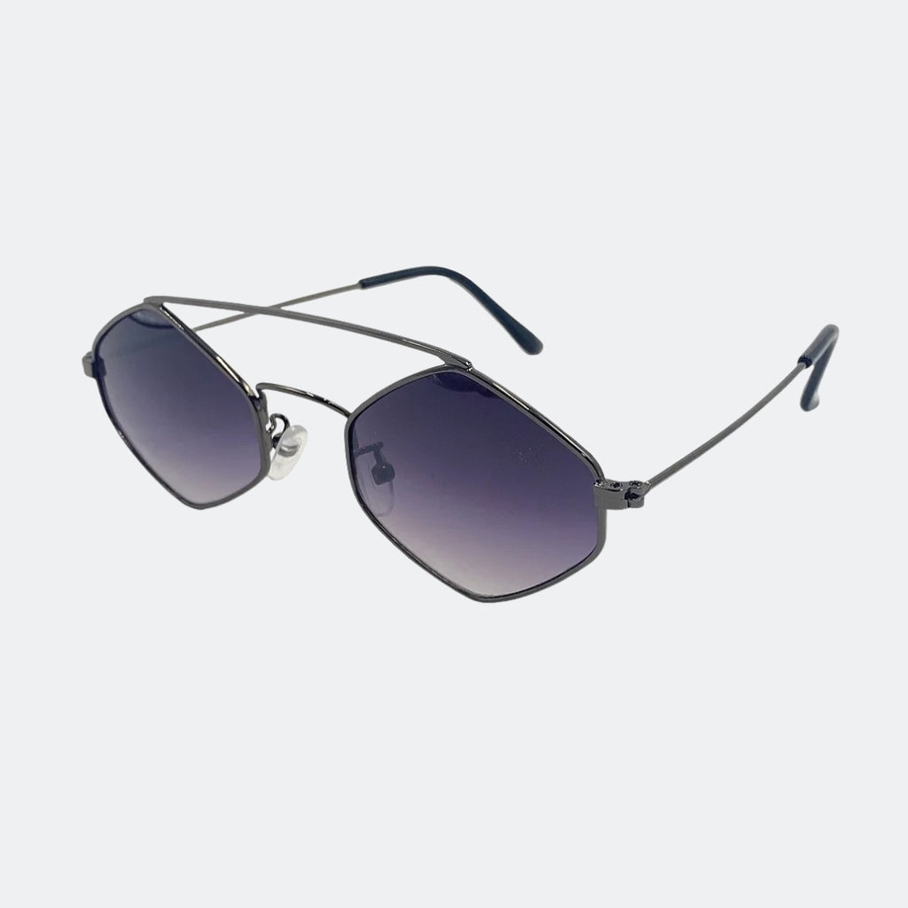 Polarized sunglasses angled three-quarter view — Zaya — Velezeco