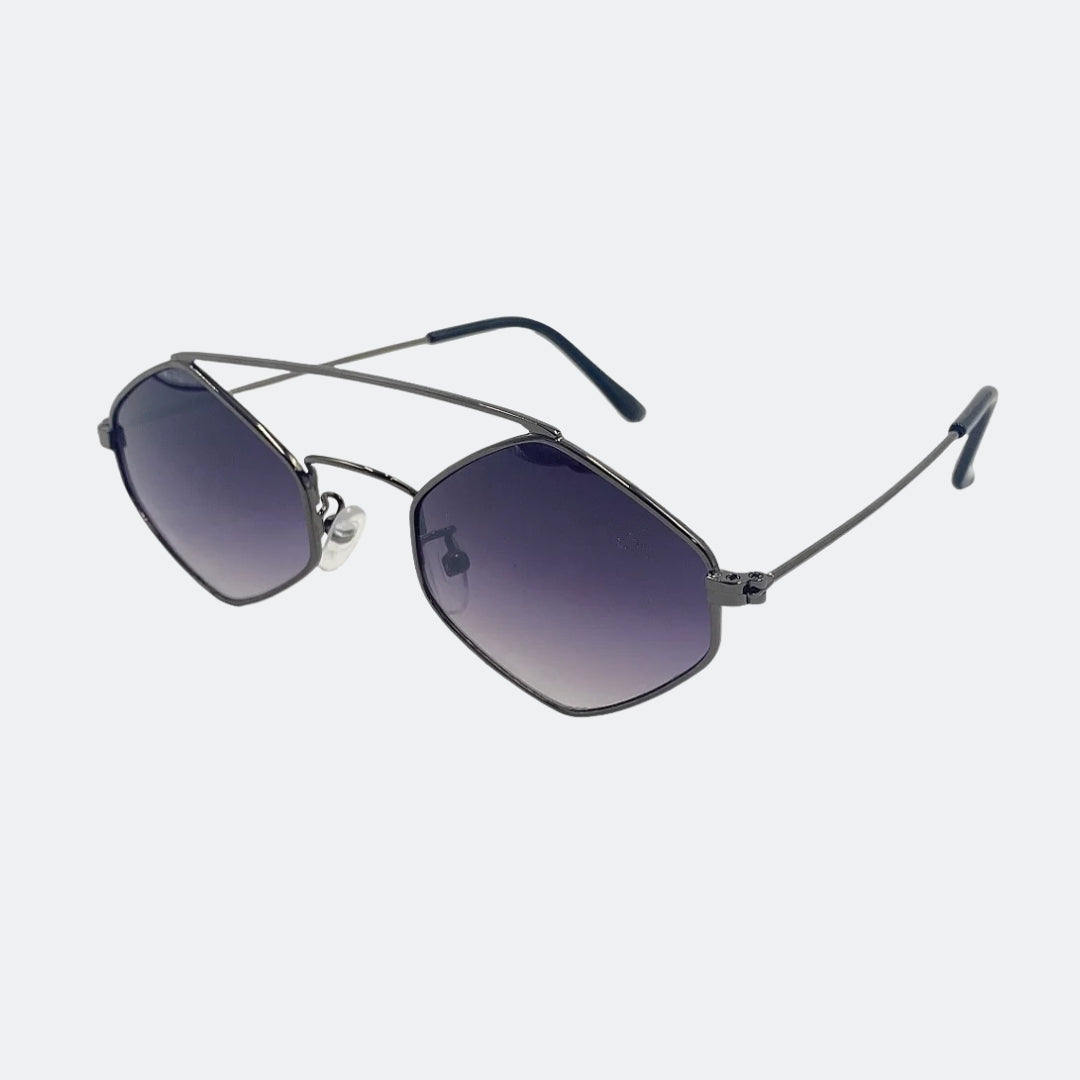 Polarized sunglasses angled three-quarter view — Zaya — Velezeco