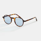 Fashion sunglasses lens close-up detail — Tokyo — Velezeco