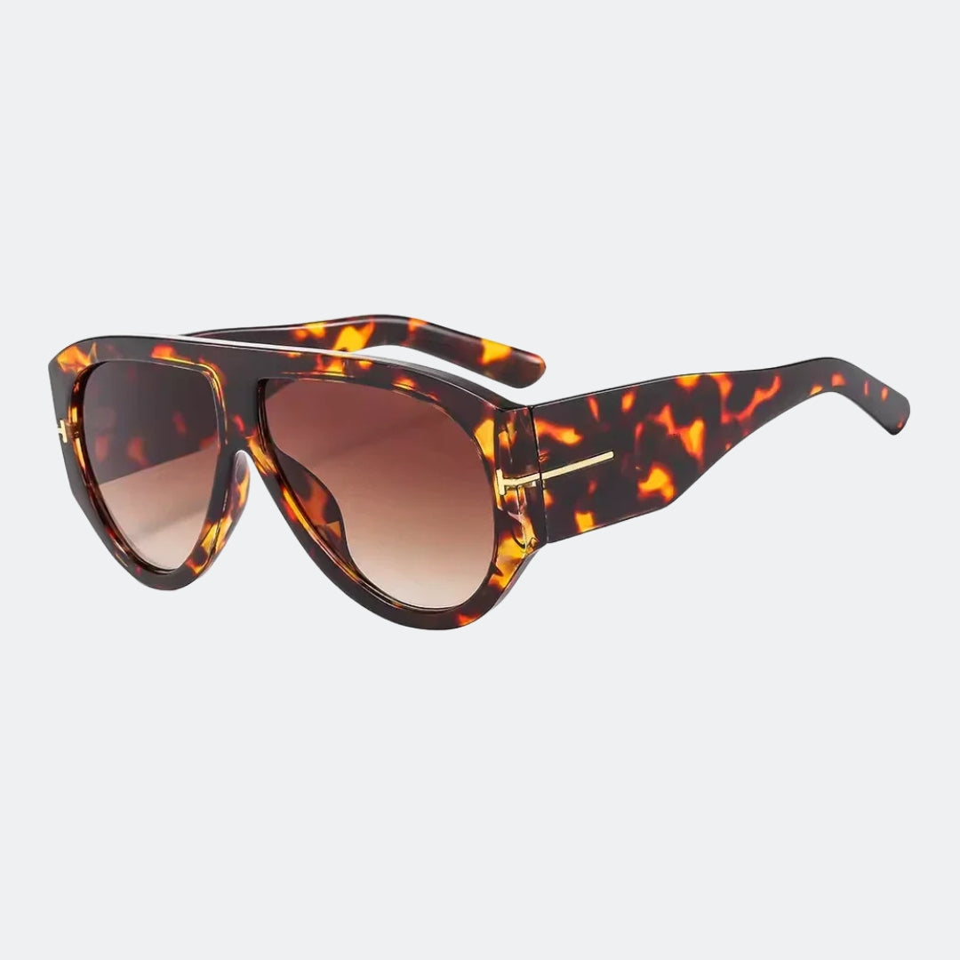 Aviator sunglasses lens close-up detail — Veneza — Velezeco